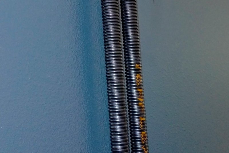 Anchoring electrical cables